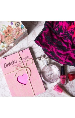 Bride`s book heart pink